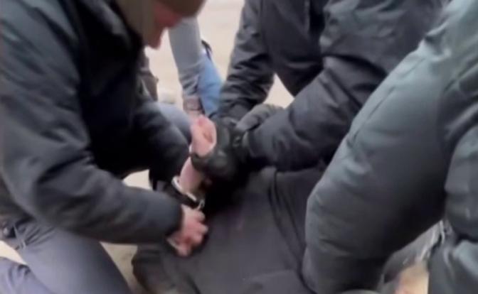 Девять россиян, призывавших убивать военных, задержаны в восьми регионах РФ