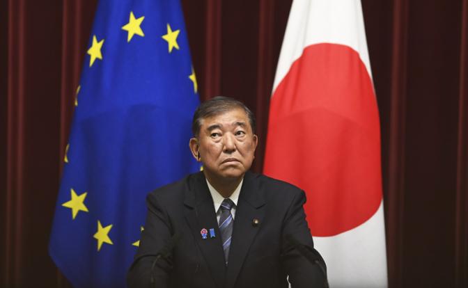 На фото: премьер-министр Японии Сигэру Исиба