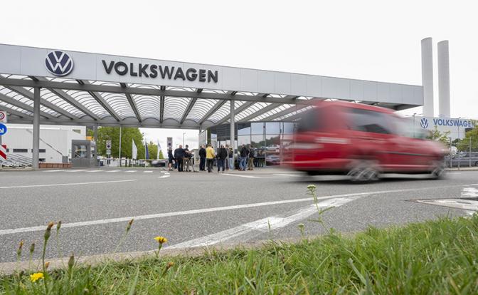 Автоконцерн Volkswagen потерял 1,3 млрд евро из-за пошлин Трампа