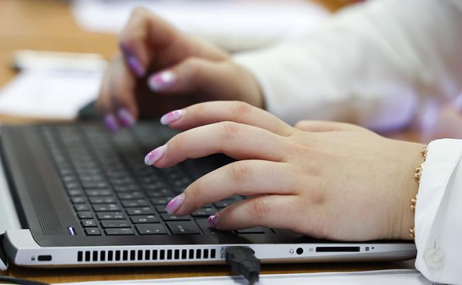 Экстремизм по талонам: Путину подсунут бестолковый закон, чтобы определился - с чиновниками он или с народом