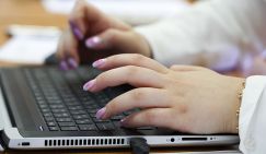 Экстремизм по талонам: Путину подсунут бестолковый закон, чтобы определился - с чиновниками он или с народом