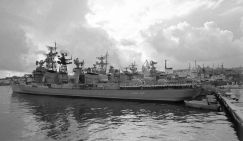 "Днепропетровск" утопили, "Тбилиси" взорвали русские: Свои военно-морские силы Украина гробила, не стесняясь