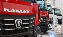 «Слишком много грузовиков»: КАМАЗ тормознули иномарки, даже демпинг не помогает