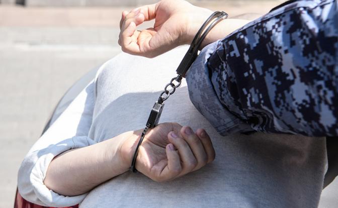 Подростки в Новосибирске измазали авто ядом, чтобы убить мужчину