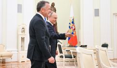 Успеть до Уиткоффа: Спецпосланник Трампа попытается оставить Украине половину Донбасса. Путин против