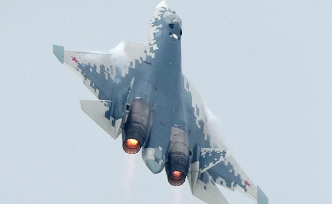 На фото: российский многоцелевой истребитель пятого поколения Су-57