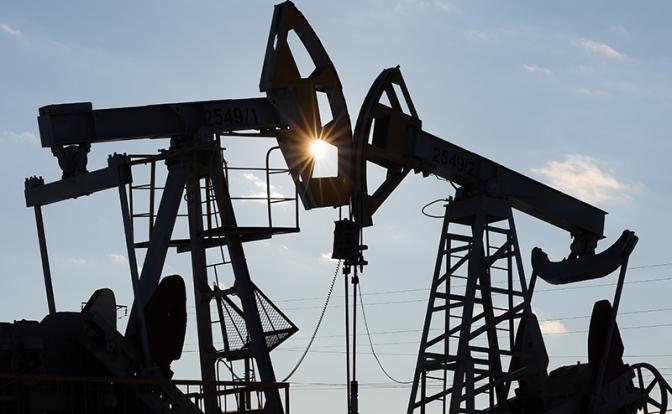 Трамповские «пошлины на русскую нефть» только увеличат доходы России. Разбираемся