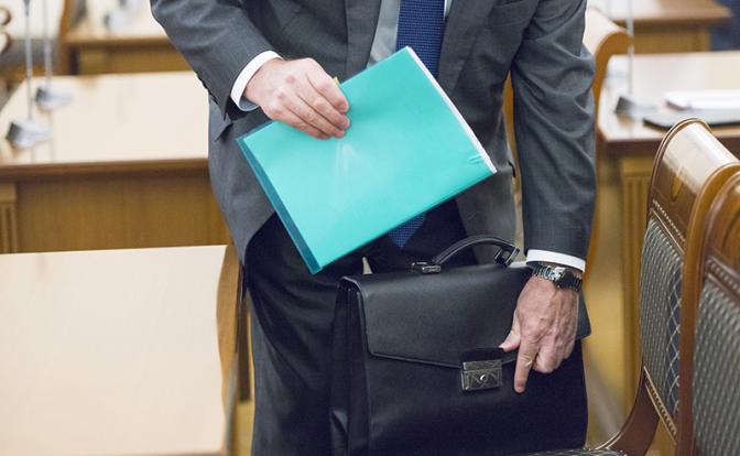 «Эвакуация 2.0»: Особо ценным специалистам предлагают перебраться на Урал. А там и до заводов дело дойдет?