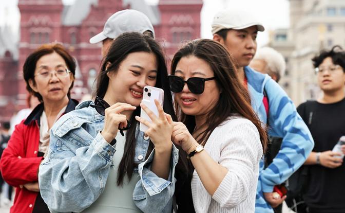 Толпы китайских туристов - верный индикатор того, что в России все в порядке. Скоро ли дождемся?