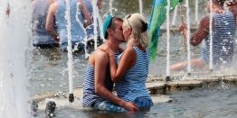 Почему не стоит купаться в фонтанах, голубые береты, Парк Горького: Как прошел День ВДВ