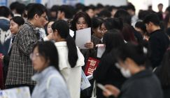 Учиться за границей теперь не модно: США и Британия могут забыть про китайских студентов