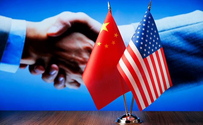 Востоковед объяснил, почему США стремятся как можно скорее заключить сделку с Китаем