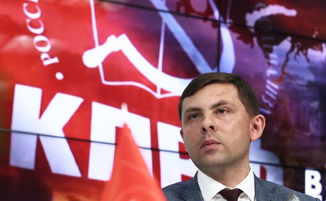 На фото: руководитель рескома КПРФ Олег Михайлов