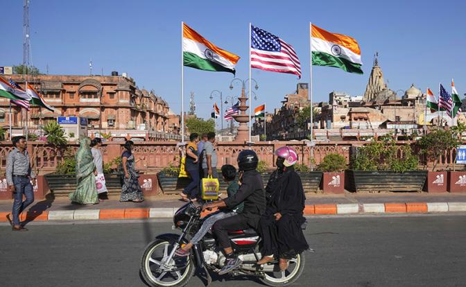 Плюнул в душу: Трамп одним росчерком пера получил полтора миллиарда врагов, которые ждут Путина