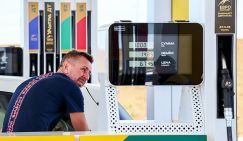 Золото и водка могут подешеветь, но бензин – никогда. За стоимостью барреля можно даже не следить