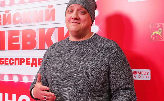 На фото: актер Роман Попов