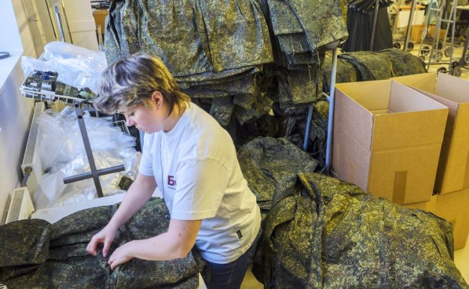 Путин запретил закупать военную форму иностранного производства для ВС РФ