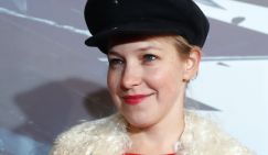 Бывшая российская актриса Шалаева устроилась на работу водителем такси в Париже