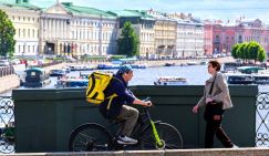 Еще одна «революция» в Питере: Смольный шокировал горожан декретами против мигрантов-курьеров и таксистов