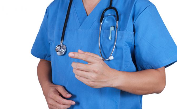 Врач рассказала, какие пятна на теле являются опасными для здоровья человека