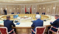 Варианты, в принципе, возможны: Лукашенко думает, что делать с Уралом