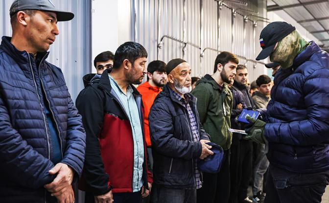 Приступить к депортации. Как избавить страну от мигрантозависимости – мнение психиатра