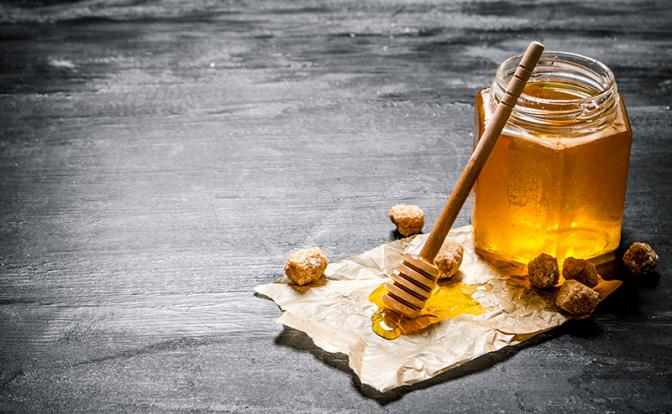 Медовый Спас: врач назвала правила употребления меда для здоровья глаз