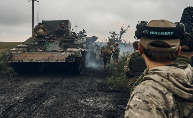 На фото: украинские военные.