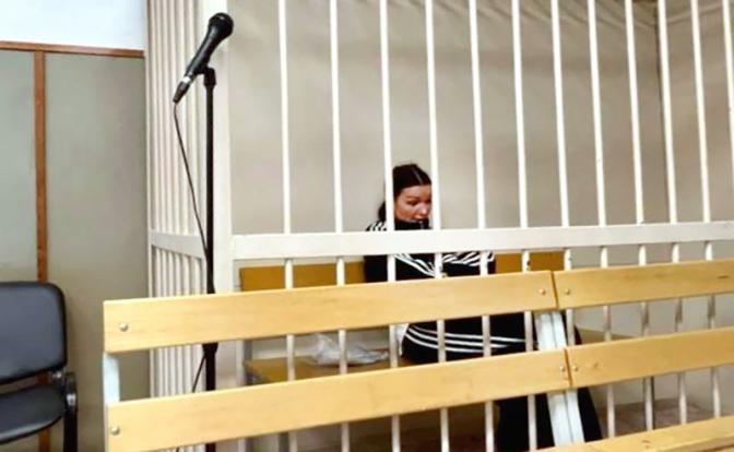 На фото: срок ареста блогера продлили на месяц.