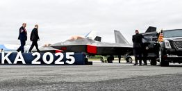 «В следующий раз в Москве»: Яркие кадры встречи Путина и Трампа на Аляске