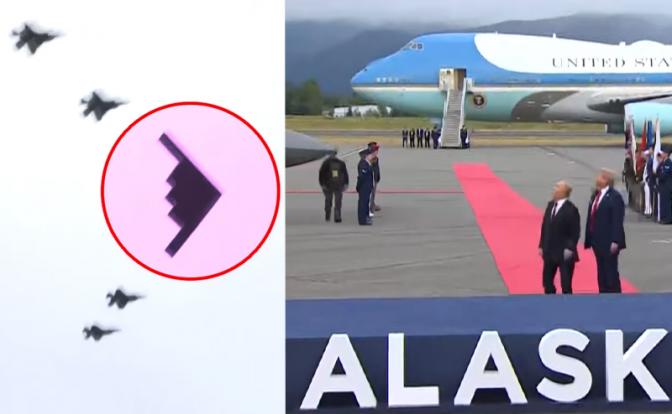 На фото: военный авиапарад во время прохода президентов России и США по красной дорожке.