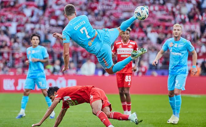 На фото: матч  "Спартак" (Москва) - "Зенит" (Санкт-Петербург)