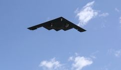 Обмен «любезностями» перед саммитом на Аляске: На каждый B-2 Spirit в России найдется свой «Буревестник»