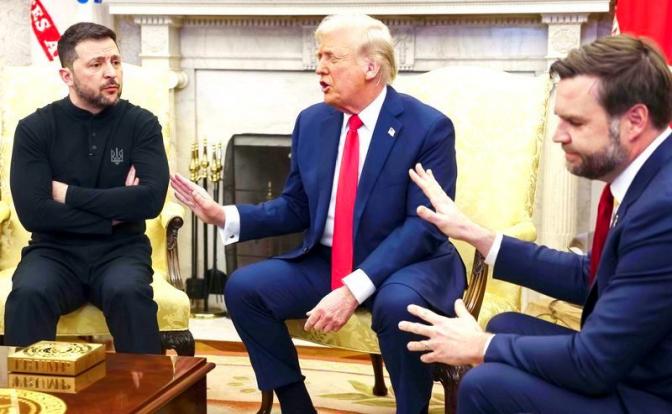 На фото: президент Украины Владимир Зеленский (слева) проводит переговоры с президентом США Дональдом Трампом (в центре) и вице-президентом США Джей Ди Вэнсом (справа) в Овальном кабинете Белого дома.