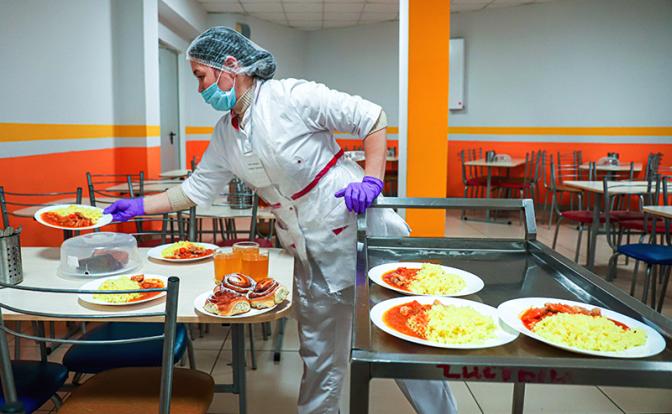 Горячее питание для всех школьников может стать бесплатным