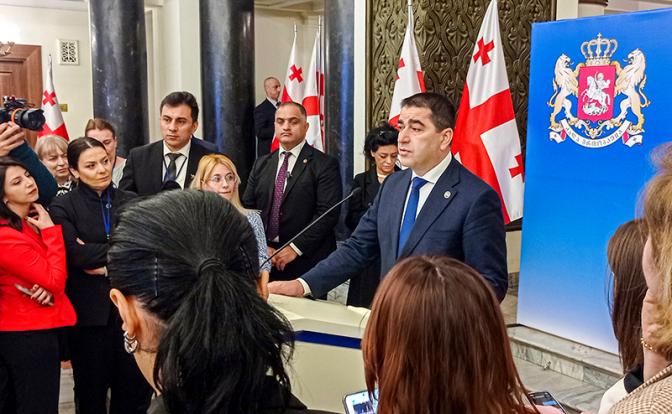 На фото: председатель парламента Грузии Шалва Папуашвили.