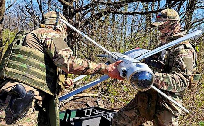 На фото: разведывательно-ударный комплекс «Ланцет».