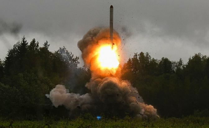 На фото: пуск крылатой ракеты «Искандер-К».
