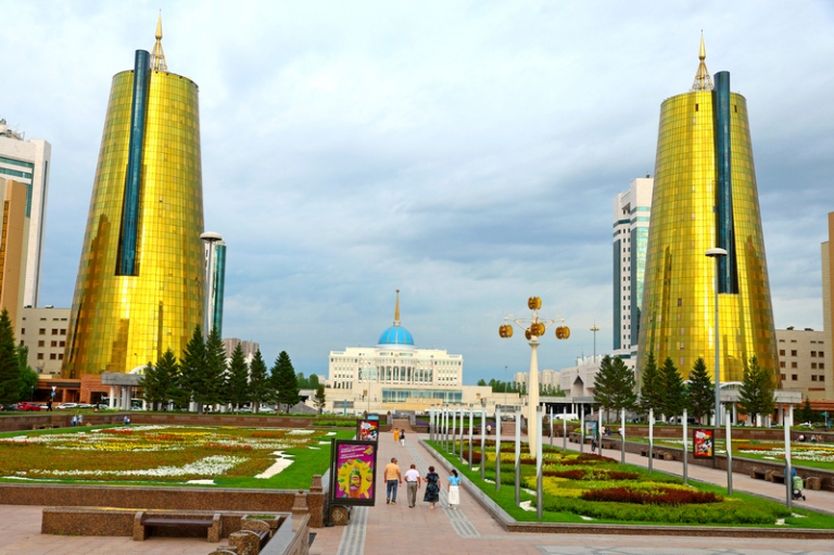 На фото: президентская резиденция «Акорда», Астана, Казахстан.