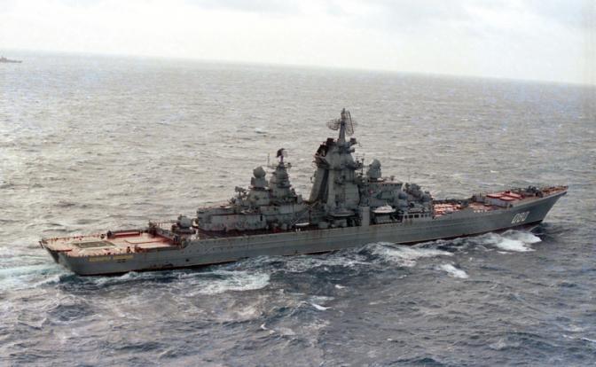 На фото: тяжелый атомный ракетный крейсер (ТАРКР) Адмирал Нахимов.