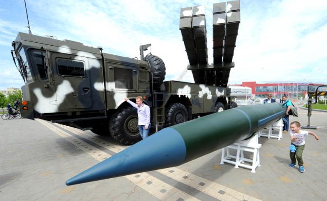 На фото: реактивная система залпового огня "Полонез".