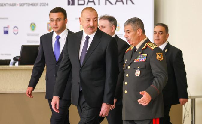 На фото (второй слева): президент Азербайджана Ильхам Алиев.