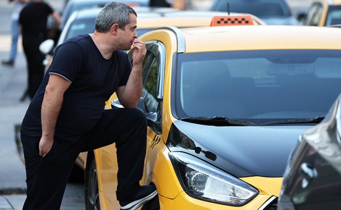 Такси в тумане: Минпромторг ждет, когда «воротилы бизнеса» начнут искать к нему «подходы»