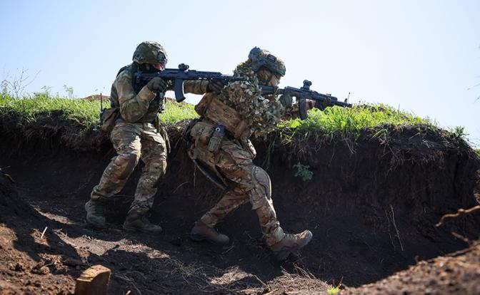 Жестокая “мясорубка” в Родинском: Наши взяли север города и заходят с юга из Красного Лимана
