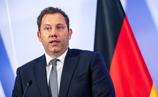 На фото: министр финансов Германии Ларс Клингбайль