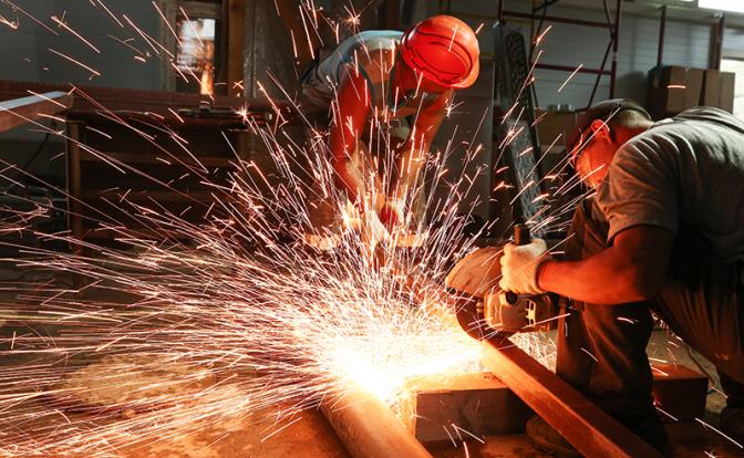 Новые правила по зарплате и условиям труда вводятся в РФ с 1 сентября