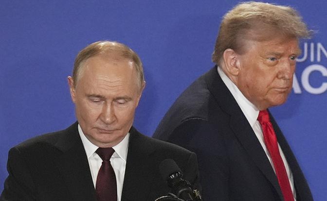 На фото: президент России Владимир Путин  и президент США Дональд Трамп