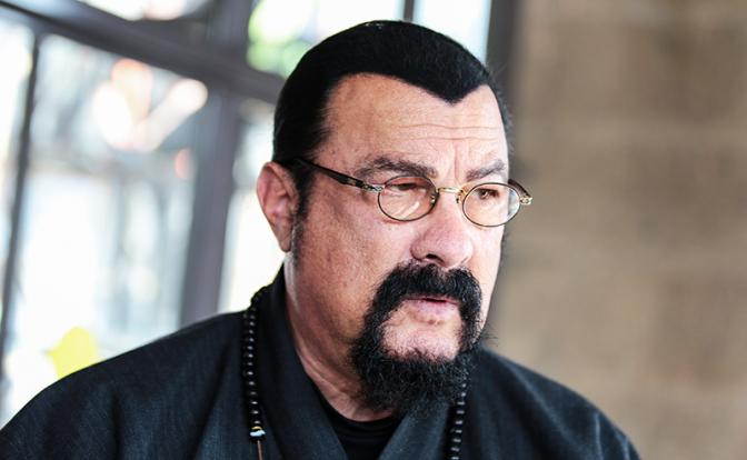 На фото: российский и американский актер Стивен Сигал