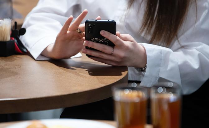 Крах мобильного интернета: Пособников бандеровского режима стоит поискать в офисах сотовых операторов?