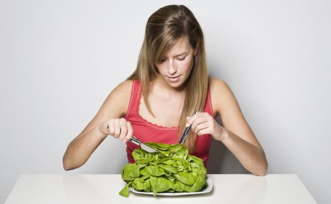 Алкоголь, фастфуд, табак — витаминов главный враг